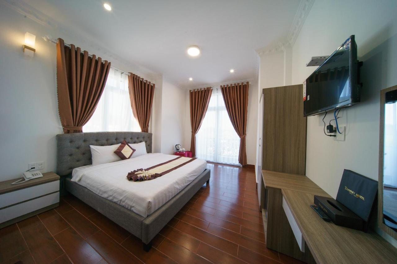 Khach San Tommy Hotel 2*